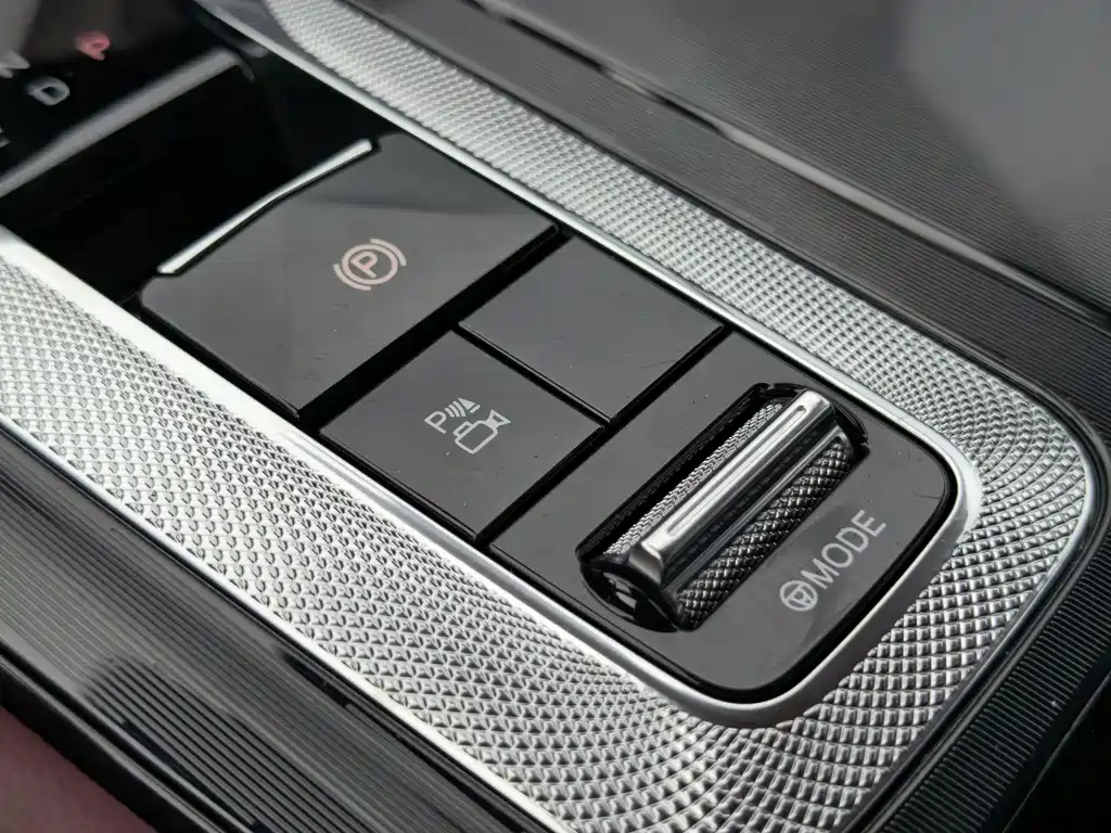 Hongqi Hongqi H5 — миниатюра 17