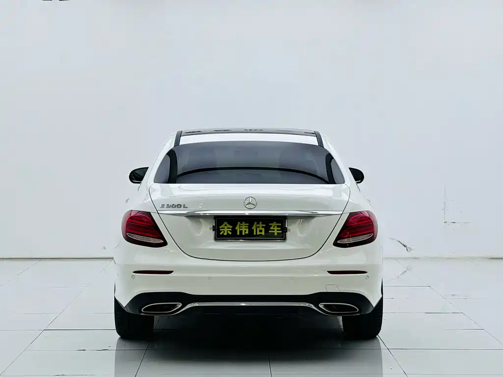 Mercedes-Benz E-Class — миниатюра 6