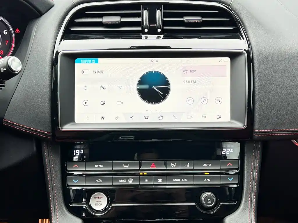 Jaguar F-PACE — миниатюра 20