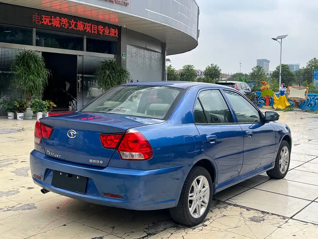 Soueast V3 2010 1.5L CVT Flagship