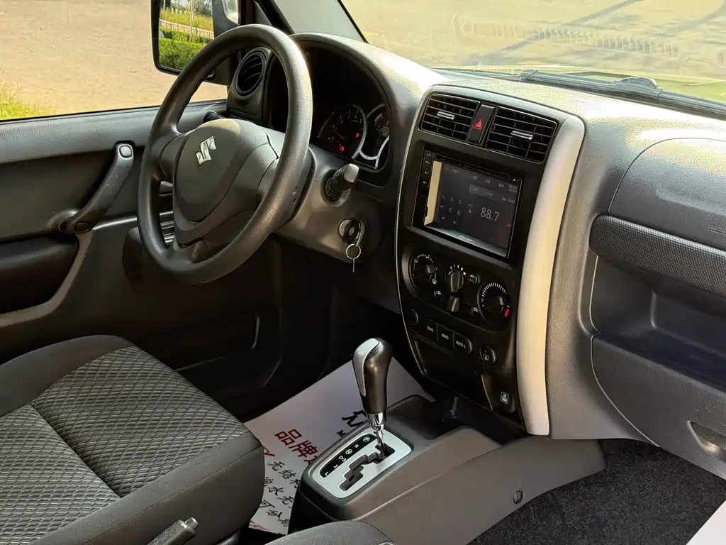 Suzuki Jimny — миниатюра 9