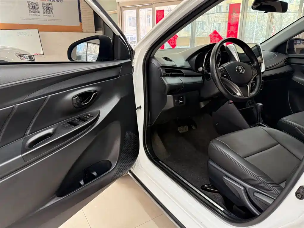 TOYOTA YARIS L ZHIXUAN