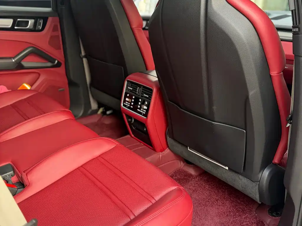 Porsche Cayenne — миниатюра 16