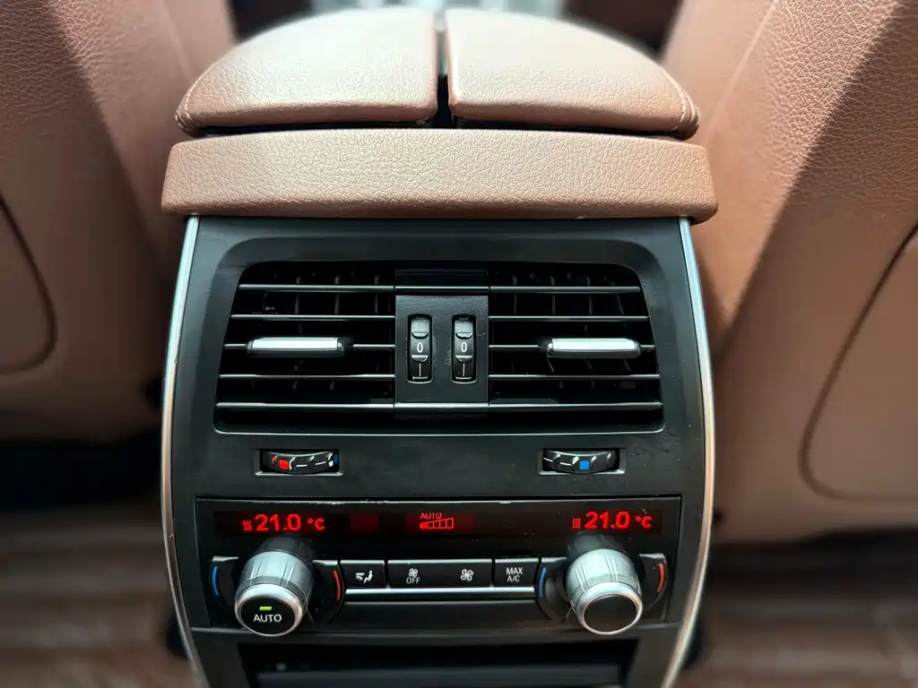 BMW 5 Series GT — миниатюра 14