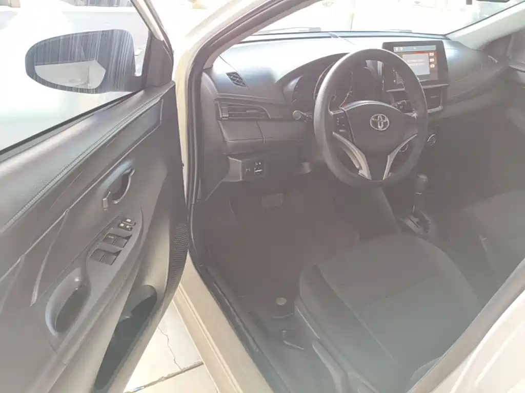Toyota Vios FS — миниатюра 16