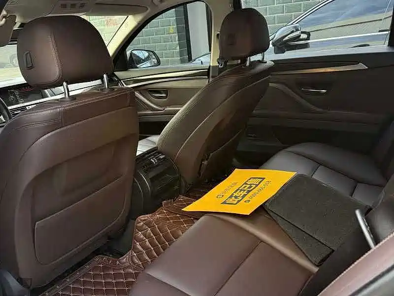 BMW 5 Series — миниатюра 5