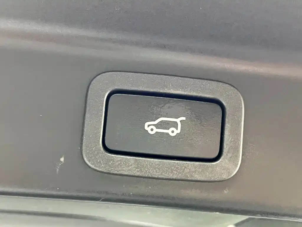Jaguar F-PACE — миниатюра 12