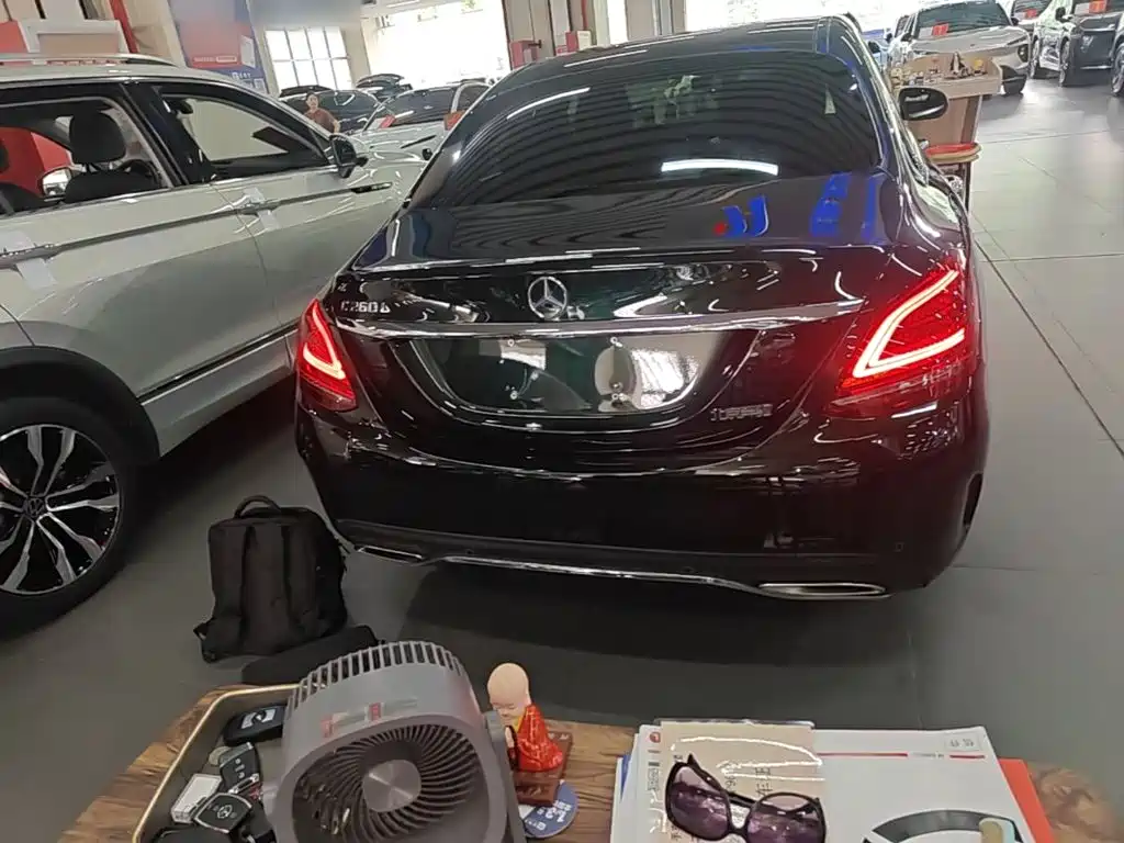 Mercedes-Benz C-Class — миниатюра 6