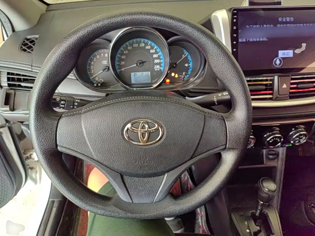 Toyota Yaris L — миниатюра 11