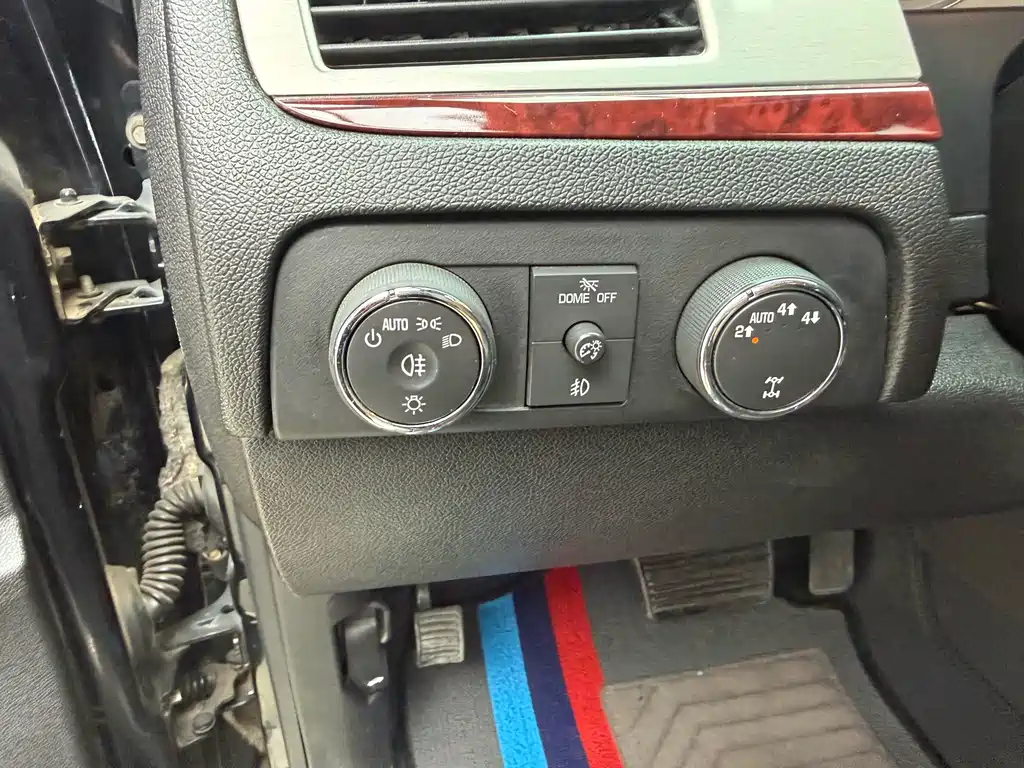 Cadillac Escalade — миниатюра 16