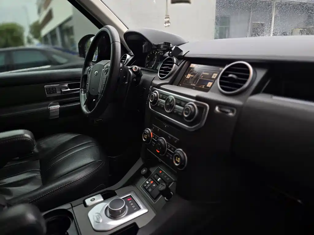 Land Rover Discovery — миниатюра 8