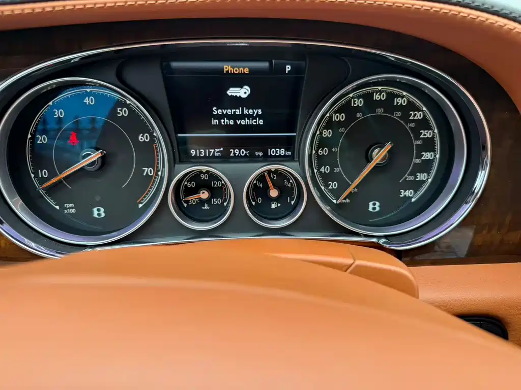 Bentley Flying Spur — миниатюра 9