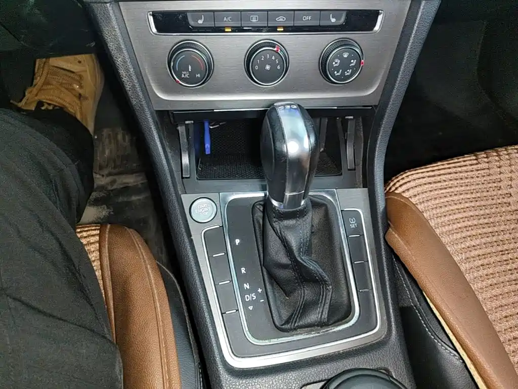 Volkswagen Golf — миниатюра 14