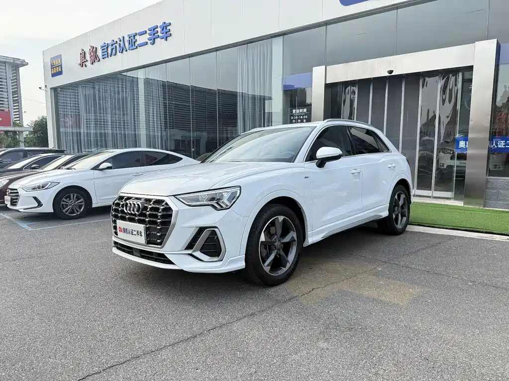 Купить Audi Q3
