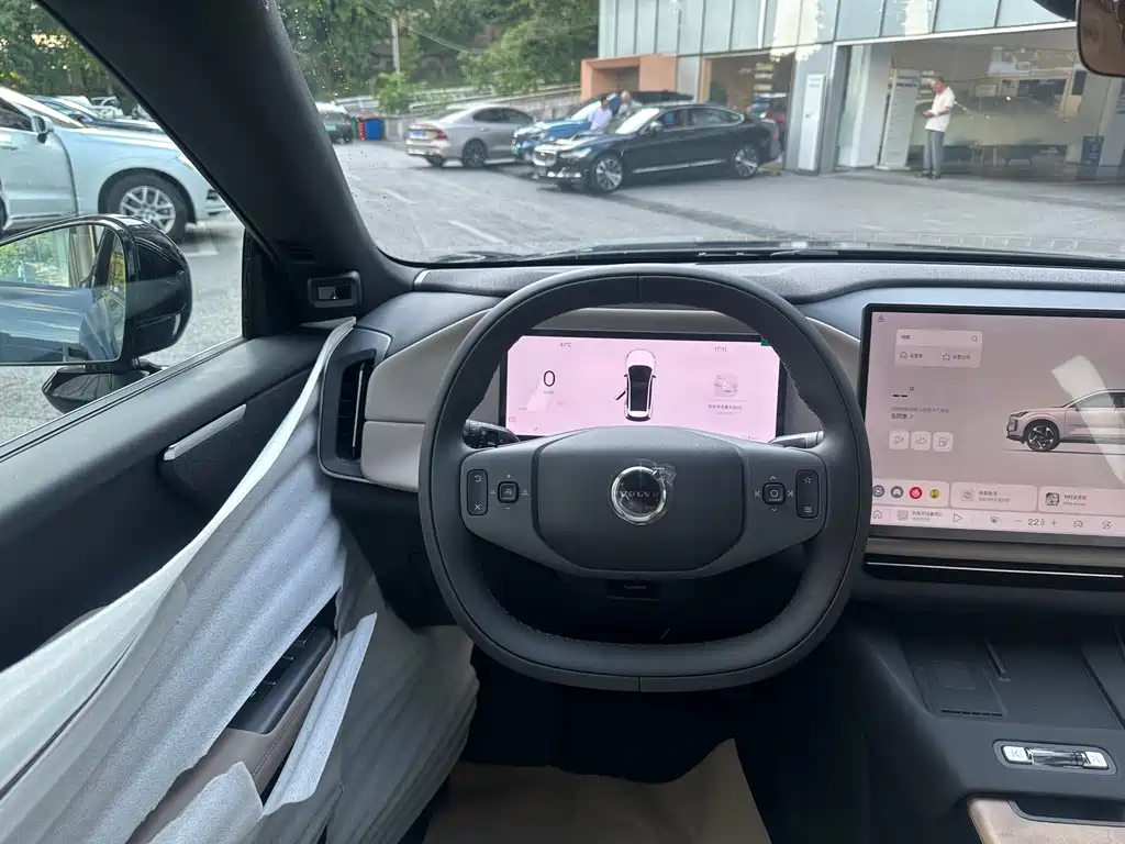 Volvo XC70 PHEV — миниатюра 12