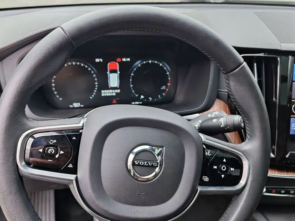 Volvo XC60 — миниатюра 4