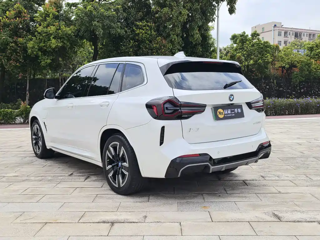 BMW iX3 — миниатюра 7
