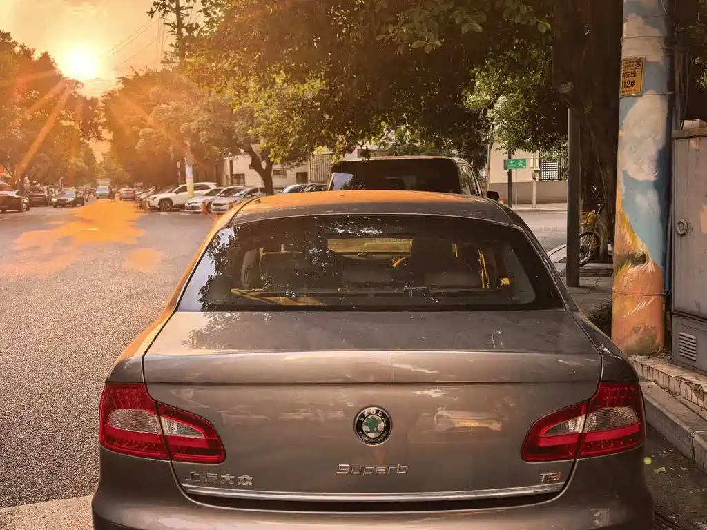 Skoda Superb — миниатюра 4