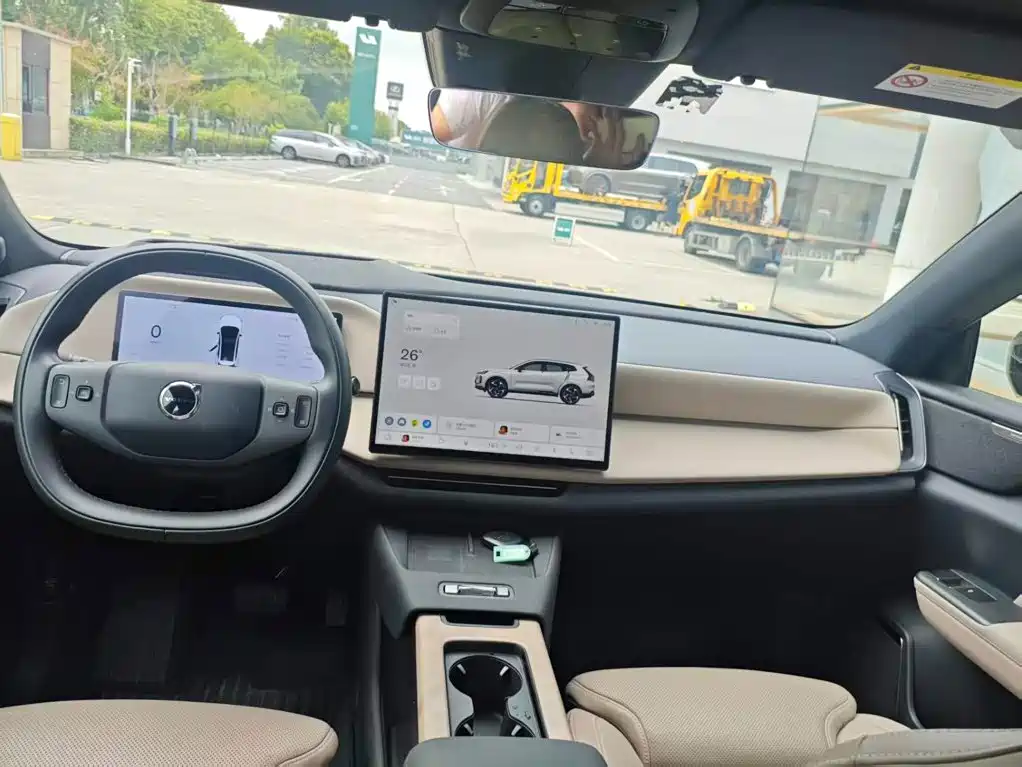 Volvo XC70 PHEV — миниатюра 13