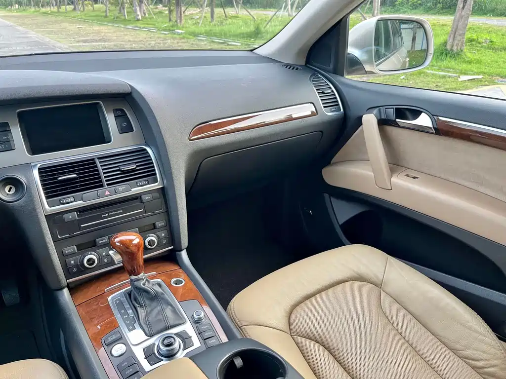 Audi Q7 — миниатюра 9