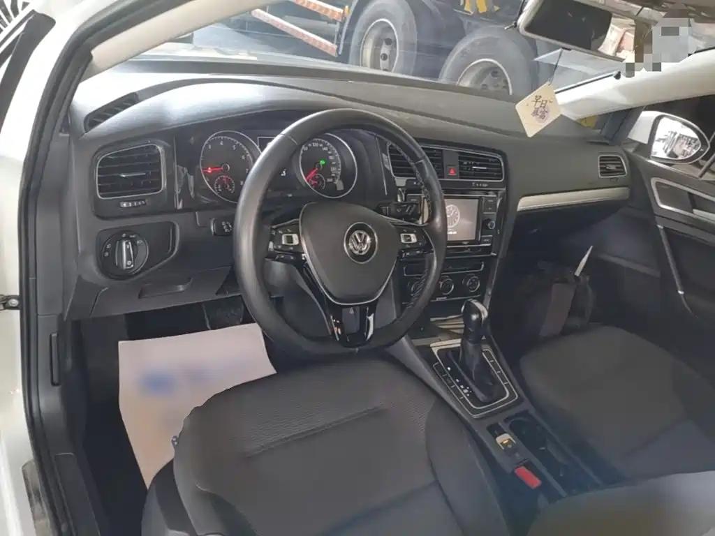 Volkswagen Golf — миниатюра 10