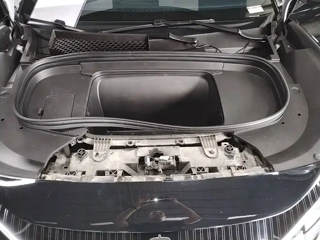 BYD L EV — миниатюра 20