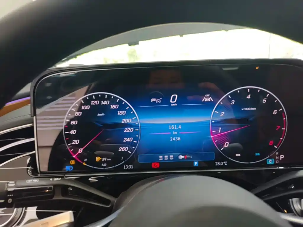 Mercedes-Benz E-Class — миниатюра 12