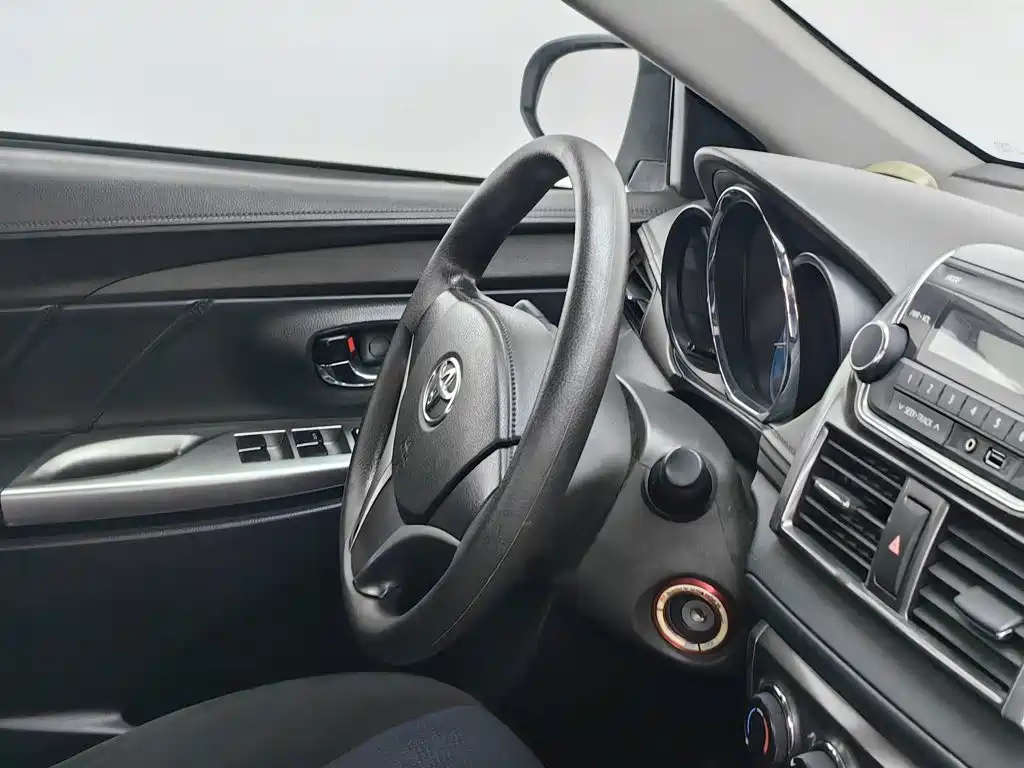 Toyota Yaris L — миниатюра 22