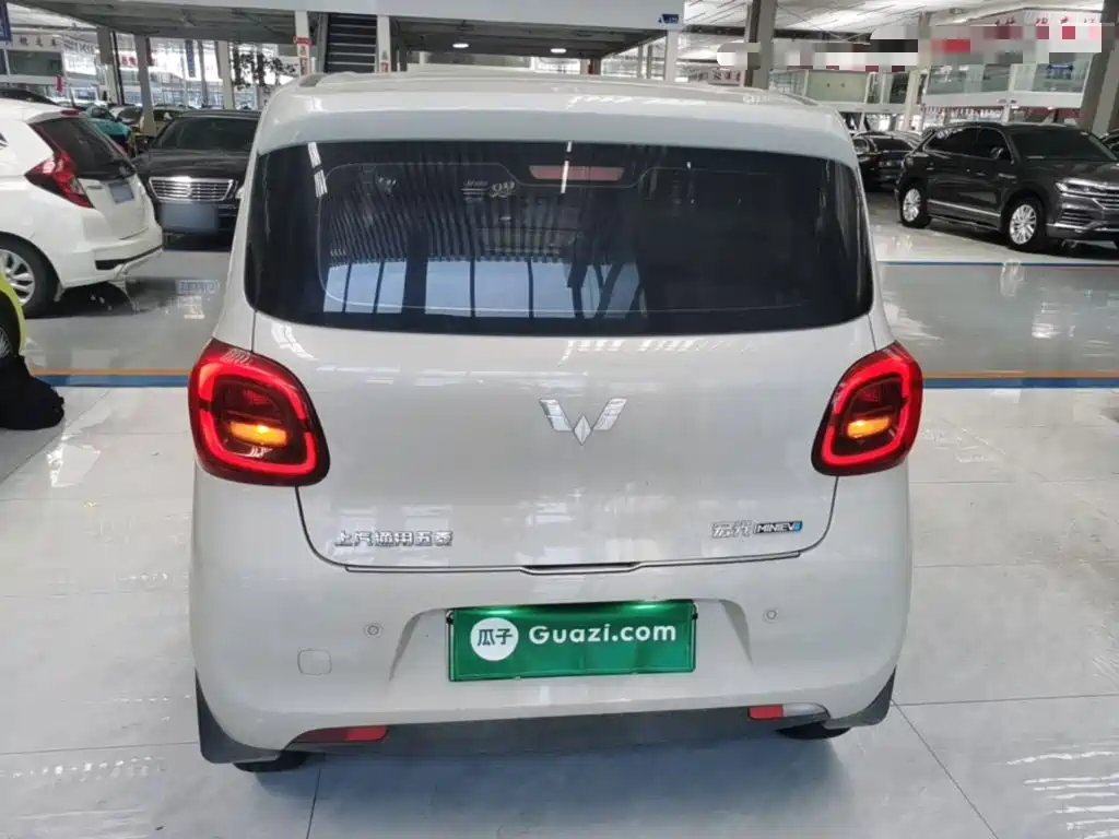 Wuling MINIEV — миниатюра 6