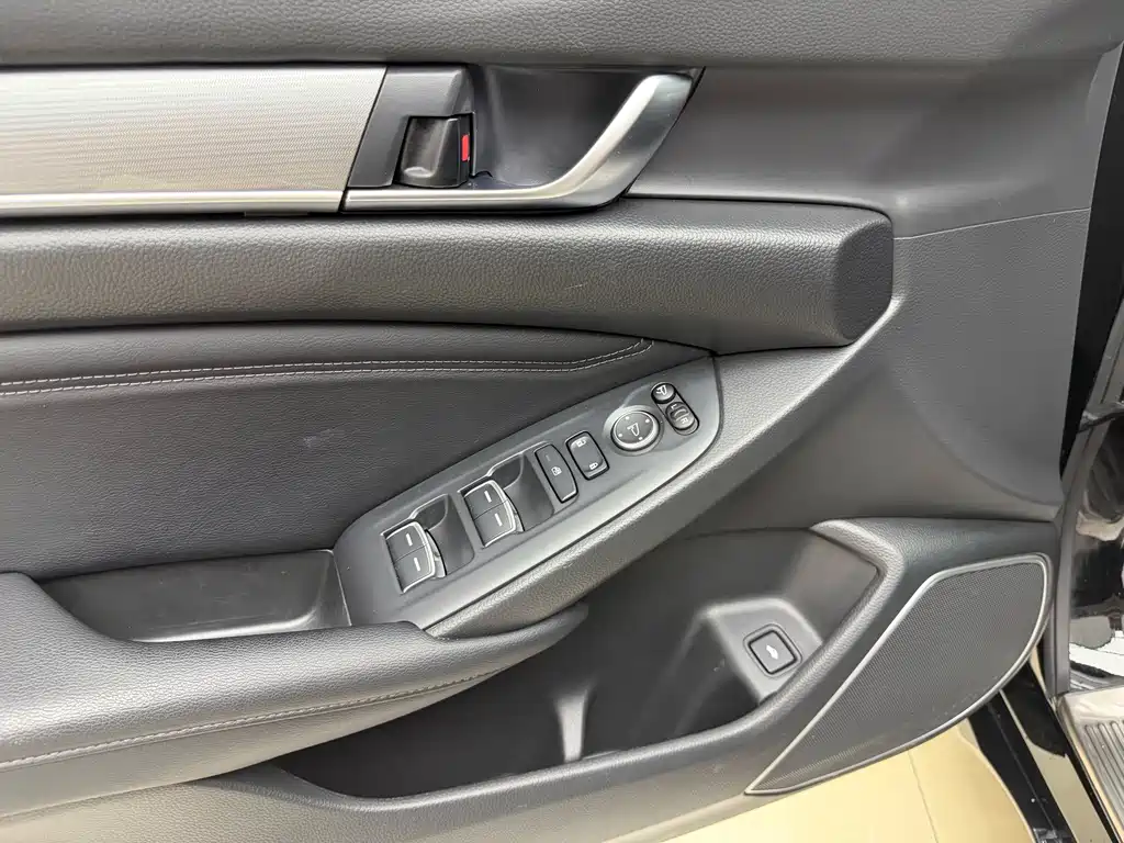 Honda Accord — миниатюра 15