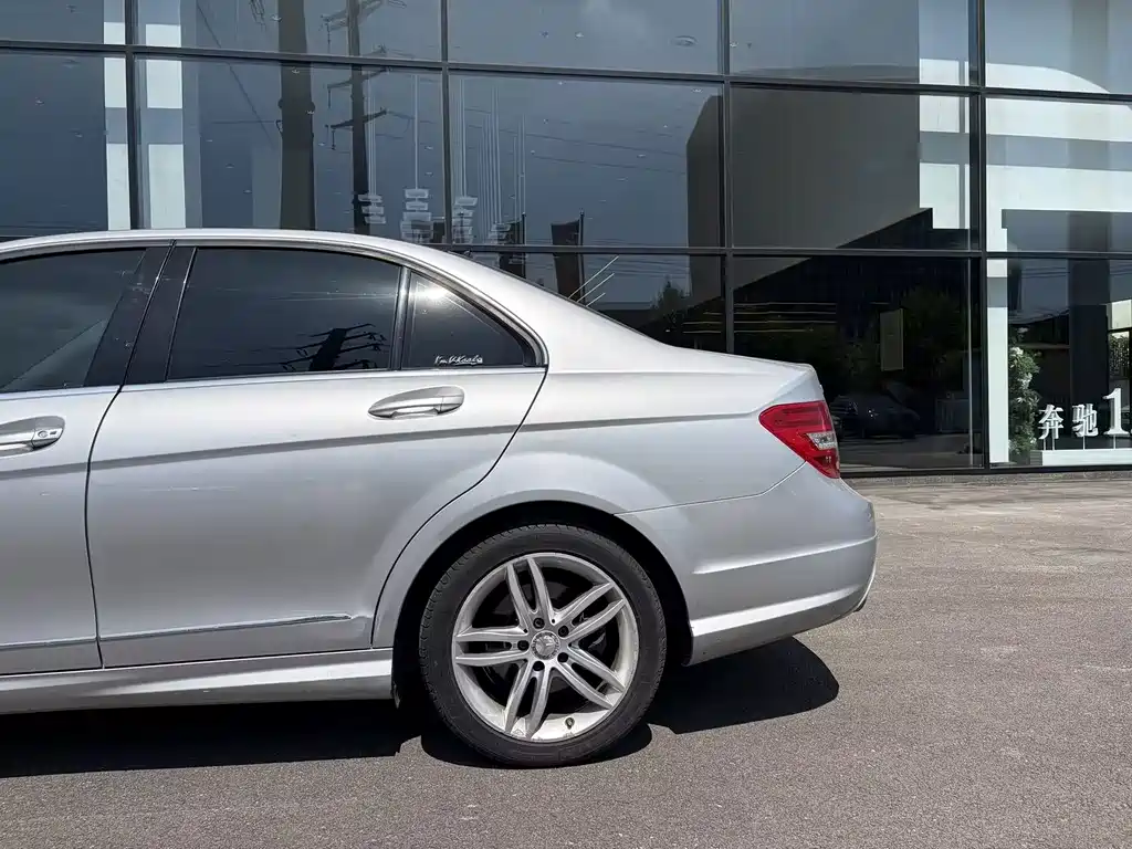 Mercedes-Benz C-Class — миниатюра 7