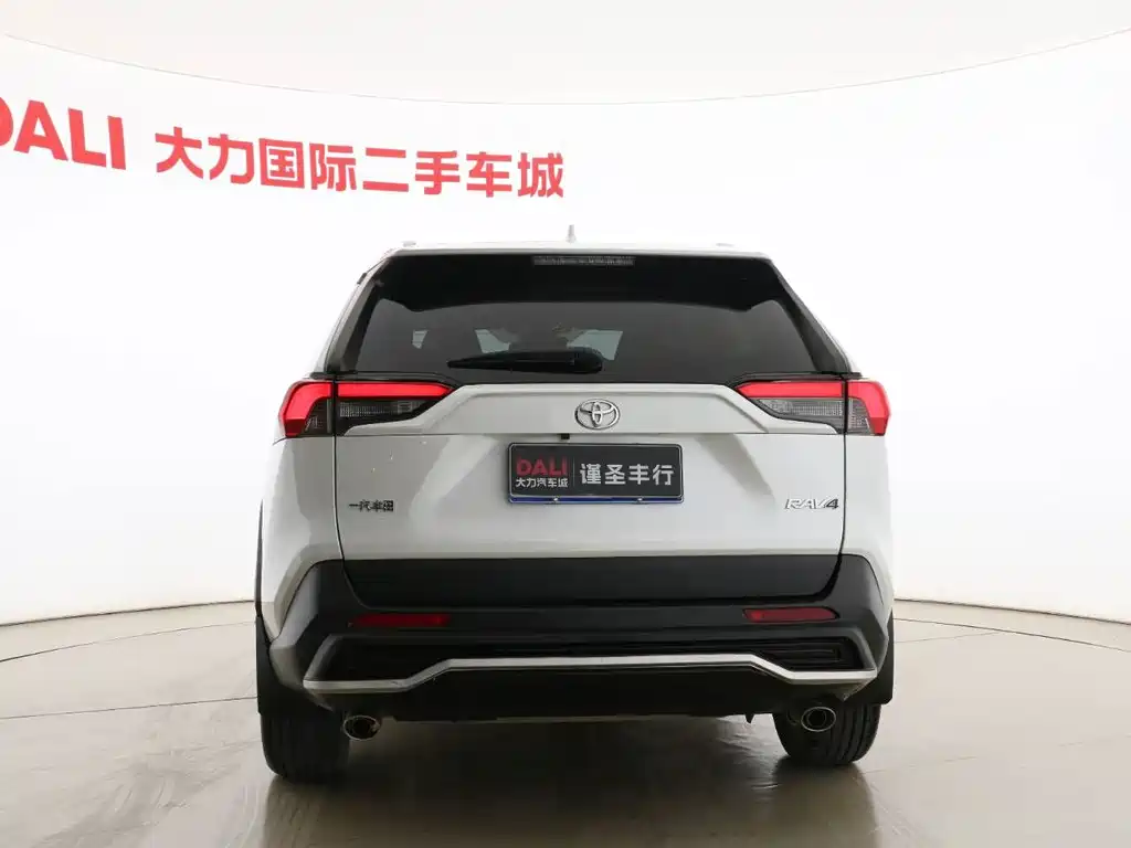 Toyota RAV4 — миниатюра 6