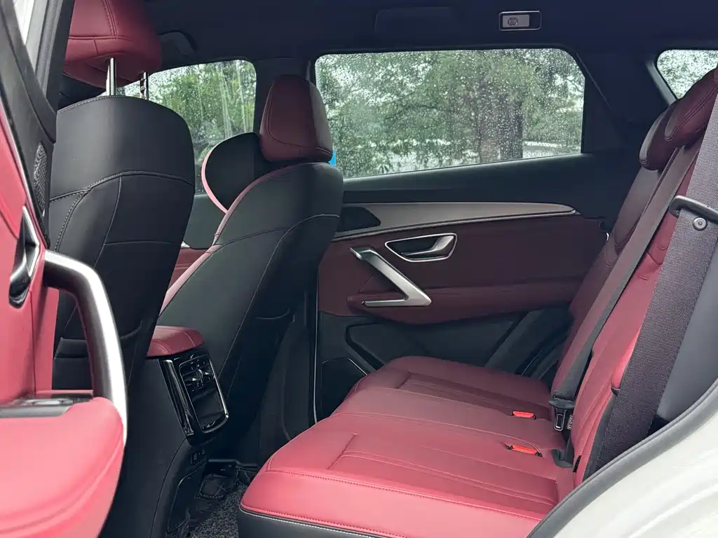 JETOUR X70 PLUS 2026 1.5T DCT Elite 5 мест