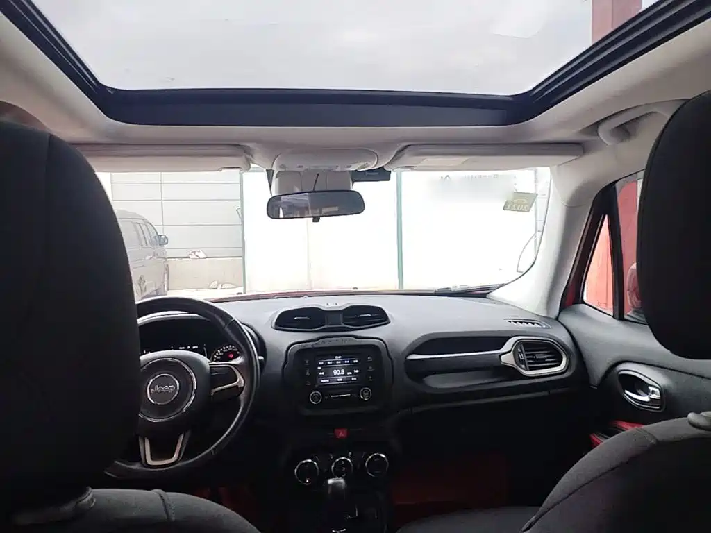 Jeep Renegade — миниатюра 18