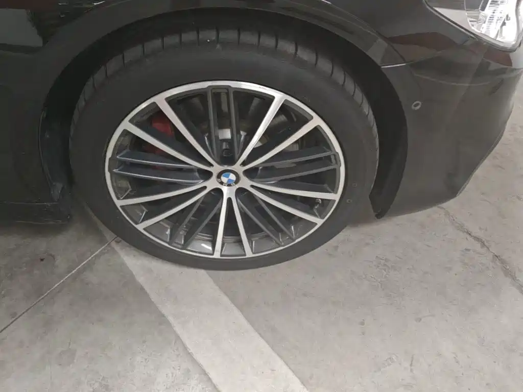 BMW 5 Series — миниатюра 14