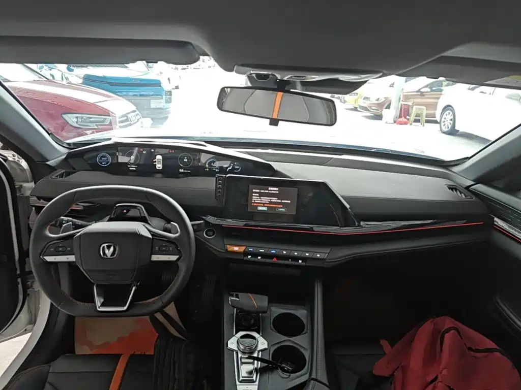 Changan UNI-V — миниатюра 10