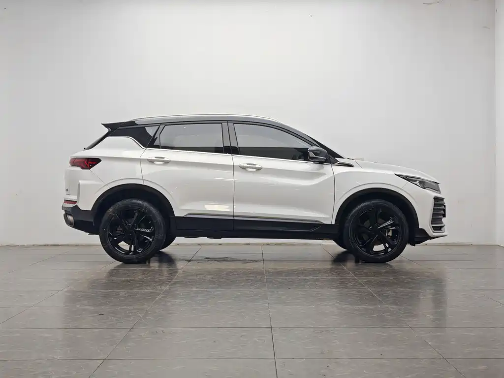 Geely Binyue — миниатюра 11