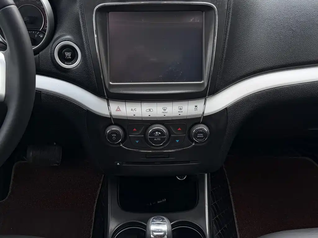 Dodge Journey — миниатюра 9