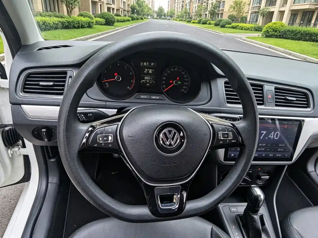 Volkswagen Lavida — миниатюра 6