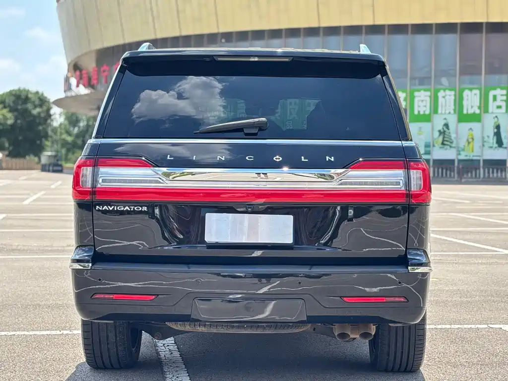 Lincoln Navigator — миниатюра 9