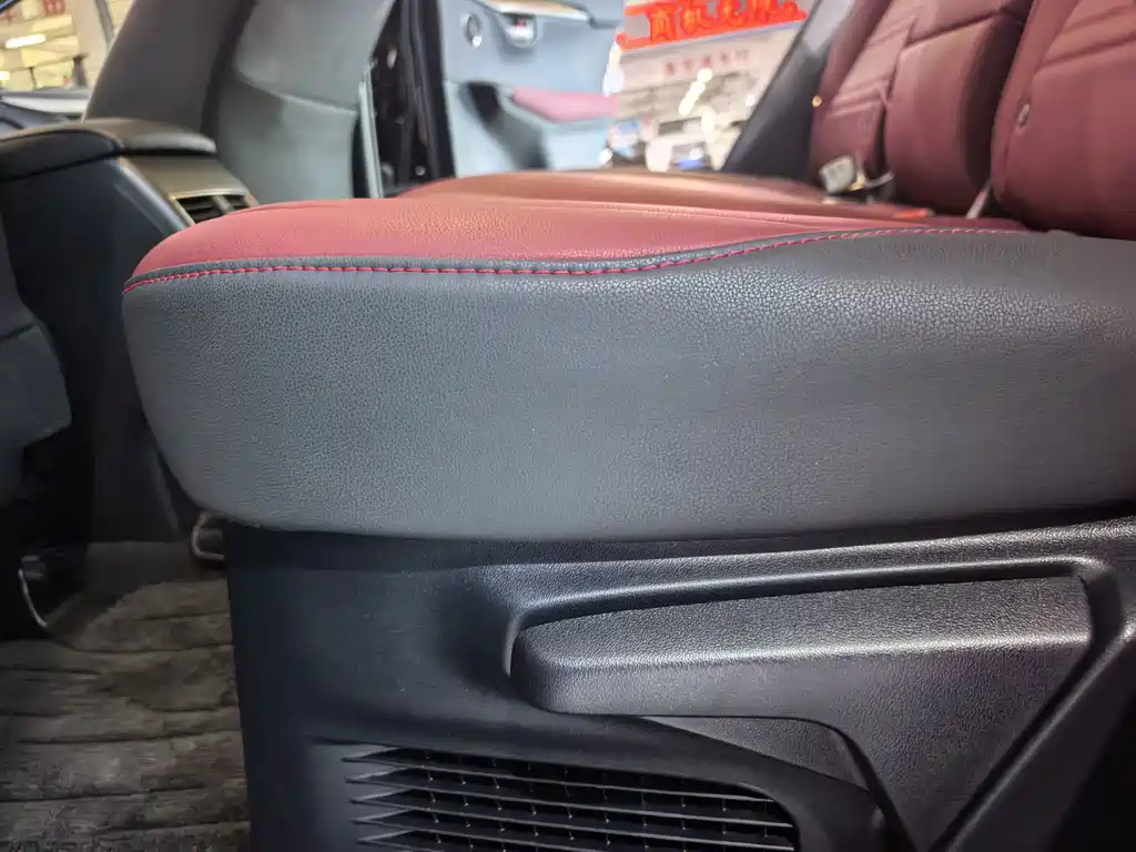 Lexus NX — миниатюра 15