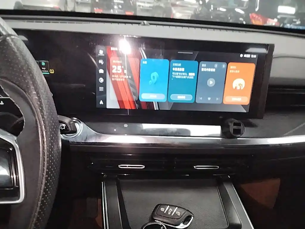 Roewe RX5 MAX — миниатюра 13