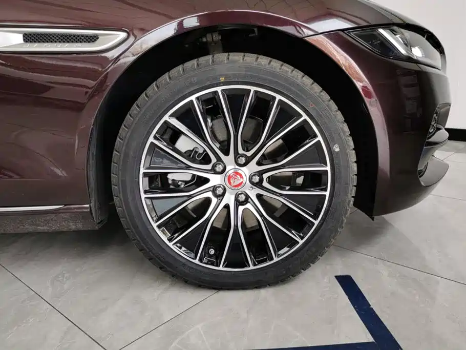 Jaguar XEL — миниатюра 6