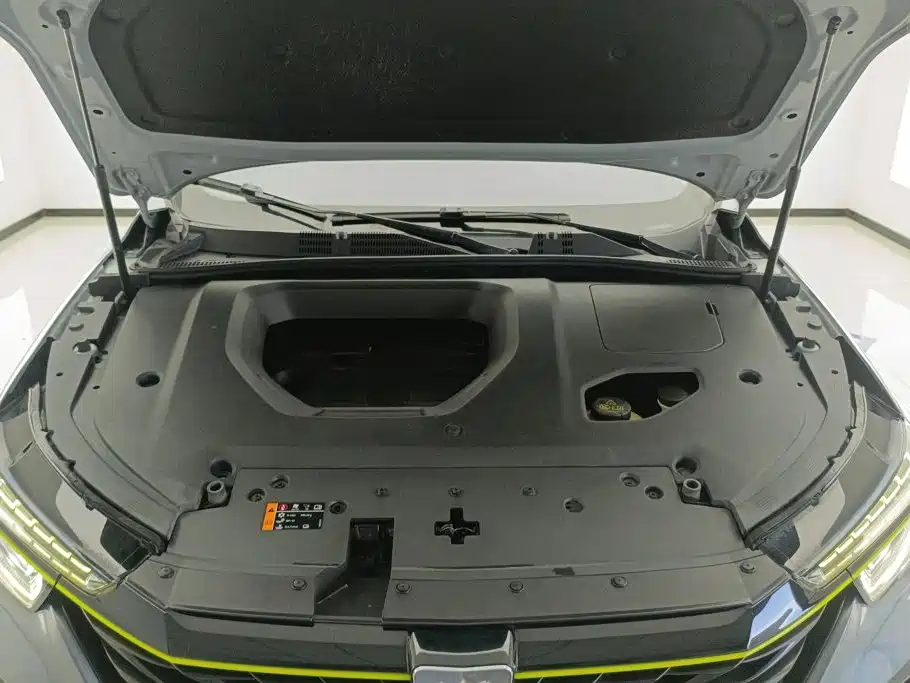 Roewe RX5 — миниатюра 10