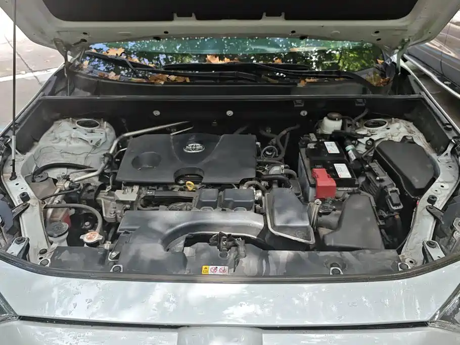 Toyota RAV4 — миниатюра 10