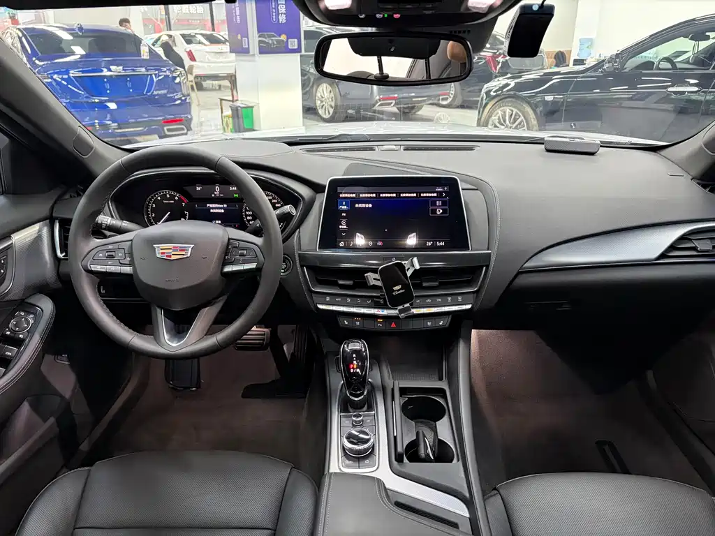 Cadillac CT5 — миниатюра 7