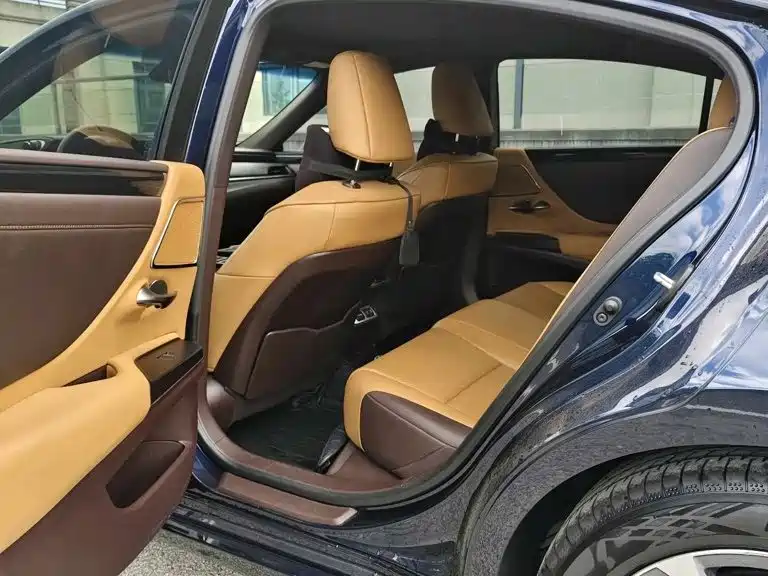 Lexus ES — миниатюра 8