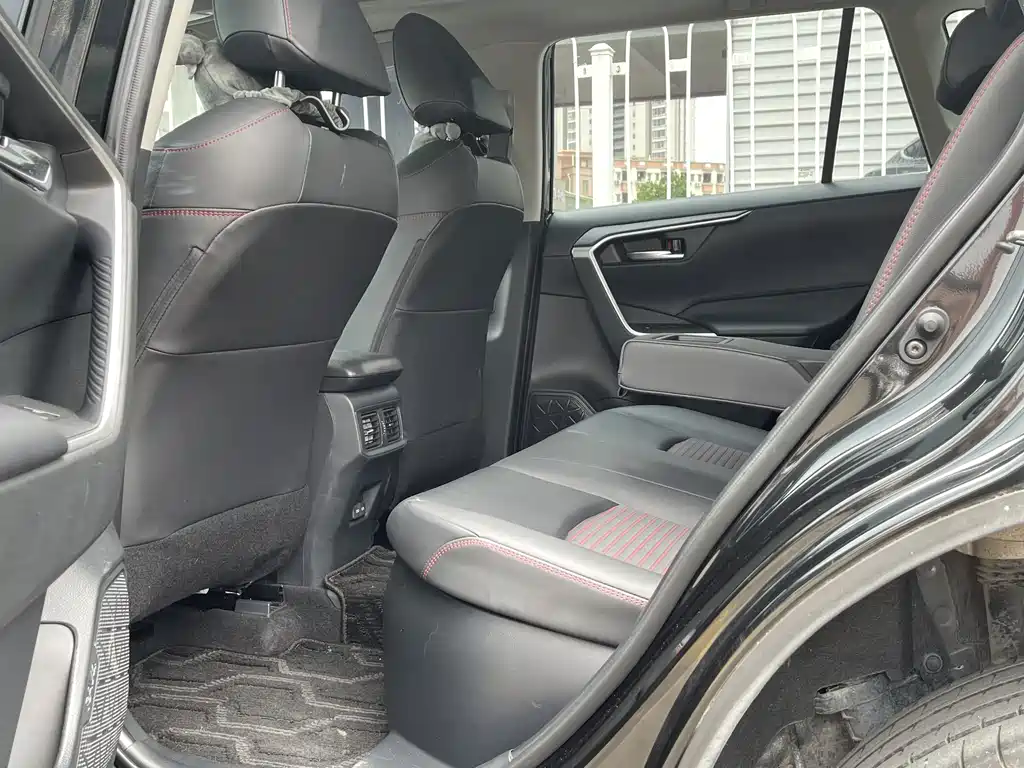 Toyota RAV4 Prime — миниатюра 9