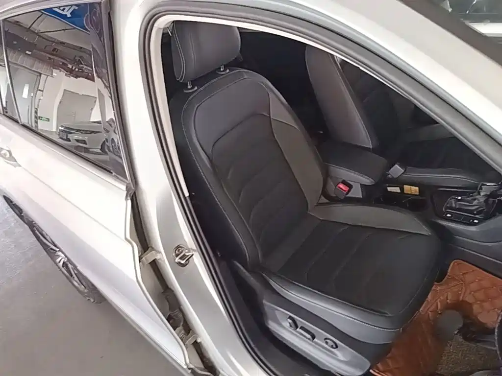 Volkswagen Tiguan L — миниатюра 25
