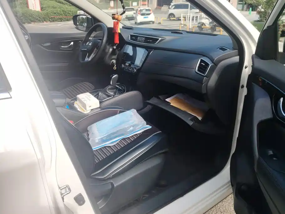 Nissan Qashqai — миниатюра 8